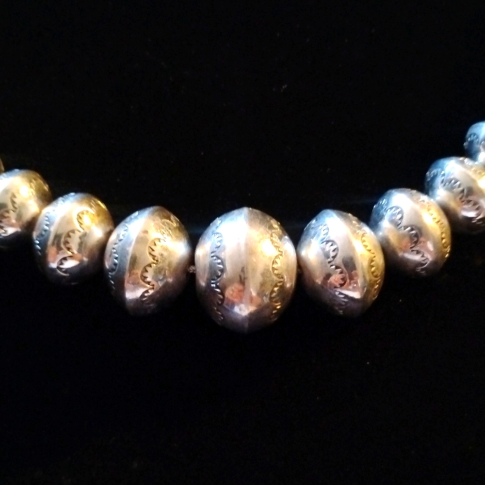 Elegant Graduated Stamped Handmade Navajo Silver Bench Bead Necklace - Picture 7 of 9